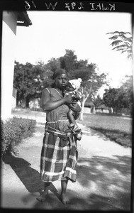 African woman with her child, Africa, ca. 1933-1939