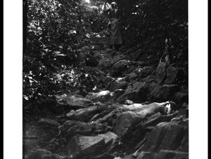 Path to Aburi, going up the mountain from Abesare