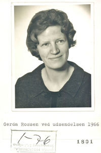 Gerda Rossen. Aut. fysioterapeut fra Theilmanns Institut, 1959, efterfulgt af en række ansættelser i Danmark samt Agadir, Marokko, 1961-63. Kursus på Selly Oak Colleges, Birmingham, 1970. Observatør ved Nuffield Orthopedic Centre, 1971. Udsendt af DMS til Tanzania, 1966-75 (fra 1971 lønnet af Danida). Arbejdssteder: Bumbuli Hospital, 1967-70. Kilimanjaro Christian Medical Centre/KCMC i Moshi, 1971-75. Gift med dr. F. J. Wright i Moshi, 1973. Fratrådt 1975. (Foto 1966. Anvendt i Dansk Missionsblad nr 1/1976)