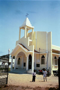 Den nyindviede Transfiguration Church i Pondicherry, februar 2002