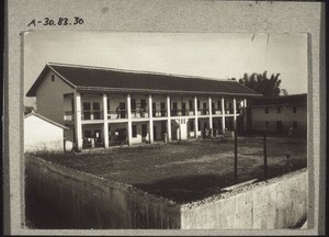 Secondary school in Honyen