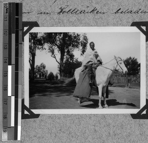 Men coming home from shopping, South Africa East