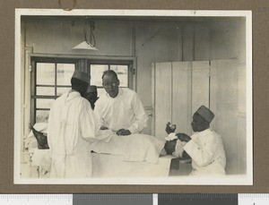 Surgery at Chogoria hospital, Kenya, ca.1926