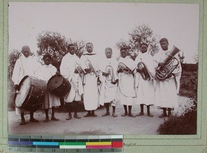 "Lioma" music band, Midongy, Madagascar, 1900