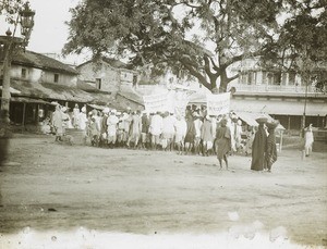 Open air meeting in Motihari with banners, India, 1913