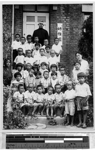 Fr. Hunt and his kindergarten, Peng Yang, Korea, 1934