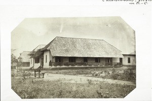 Abokobi. - Mädcheninstitut. Front nach Norden; Br. Stangers Wohnung