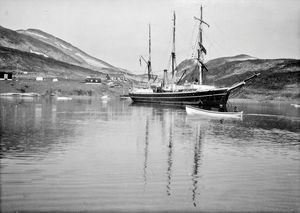 Greenland ship "Gustav Holm" at Scoresby Sund 1930