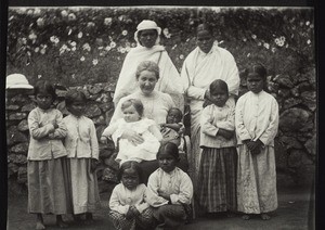 A group from the boarding school in Kotagiri, 1910. (Mr Lechler)