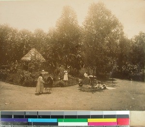 Bertha Johanne Jensenius in the garden with her children, Madagascar, ca.1906