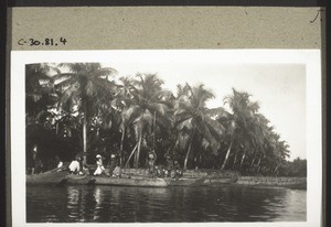 The way to Basrur. (The travellers are leaving the boat.) 1928