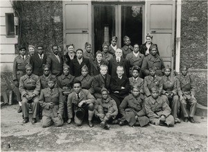 Reverend Schloesing and his wife with a group of malagasy soldiers, in France