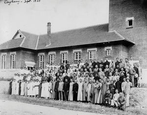 Fenghwangchen, September 1938. With Mrs. Else Gejlbjerg