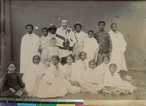 Missionary Edouard Beaudroit together with Malagasy men and women, Fianarantsoa, Madagascar, 1906-1909