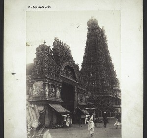 Der grosse Turm Gopura u. Eingang in den Minakschi Tempel in Madura, Ind