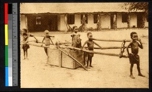 Children outside playing, Gingungi, Congo, ca.1920-1940