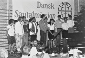 Annual Meeting Vejle 1993 Volunteers are presented