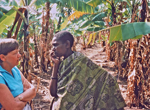 DMS Missionary and Parish assistant, Gudrun Vest in conversation with a local woman at Bushanga