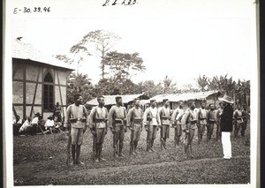 Colonial troops from the Joh. Albrechtshöhe station, Cameroon, in Nyasoso to settle a 'Palaver