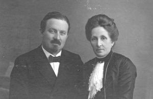 Missionary Johan Andersen. Sent by DMS to South India, 1897-1938. Here with his first wife, Ann