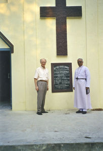 Melpattambakkam Church, ALC, South India, March 2001. Bishop John Franklin and Jørgen Nørgaard