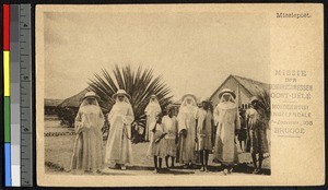 Missionary sisters and girls at a mission, Congo, ca.1920-1940