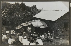 Debate of chiefs, Marangu,Tanzania, ca.1930-1940