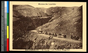 Resting en route, Madagascar, ca.1920-1940