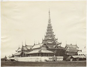 Palace of the king Mandelay (Burma)