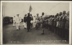 Der Gouverneur bei der Begrüssung der Basler Missionsschüler in Kumase 1926