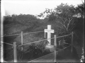 Grave of Louise Perrenoud, Catembe, Mozambique, ca. 1914-1930