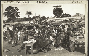 "Market in Kumase."