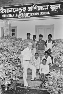 BNELC, Bangladesh, September 1987. DSM Secretary General, Jørgen Nørgaard Pedersen with student