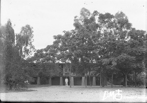 Henri Guye in front of the mission house in Antioka, Mozambique, 1908