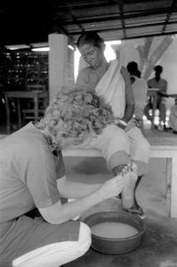 Danish Bangladesh Leprosy Mission/DBLM, 1989. Head Nurse Susanne Møller Pedersen treating a pat