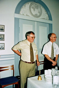 Reception i anledning af Danmissions fødsel, 1.1.2000. På billedet ses stående fra venstre: Harald Nielsen og Jørgen Nørgaard Pedersen