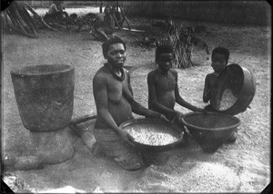 African people preparing food, southern Africa, ca. 1880-1914