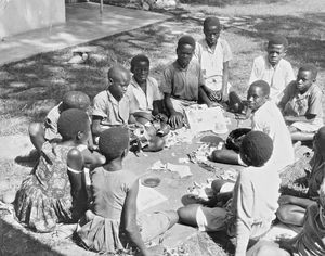 Fra formningstime på en afrikansk skole, Tanzania, 1966