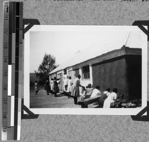 Putting on the plaster manually, South Africa East