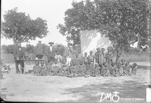 Slide show, Makulane, Mozambique, ca. 1896-1911