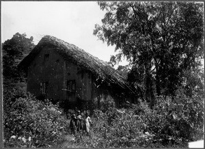 Children at a European house, Gonja, Tanzania, ca. 1900-1914