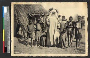 Missionary sister and children, Katanga, Congo, ca.1920-1940