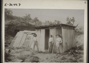 Mountain hut No 1 on Fako. Rev. Stutz, servant, Rev. Dinkelacker