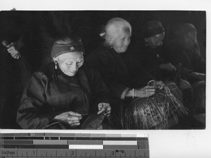 Elderly Chinese women making hats at Yangjiang, China, 1923