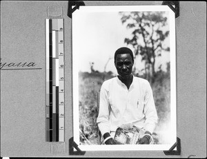 Main assistant Alinuowila in Inamwanga, Nyasa, Tanzania, 1936