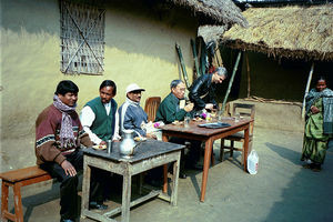 Synodemøde i BLC, Bangladesh, 8. maj 2000. Fra venstre: Mohesh Roy, Stephen Baroi, Moses Muthusamy, Thomas Batong, Mogens B. Kjær