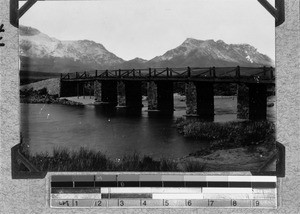 Bridge and mountains near Genadendal, Riviersonderend, South Africa