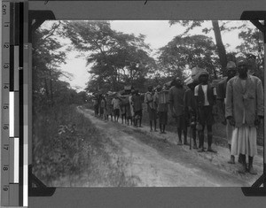 Porters, Unyamwezi, Tanzania