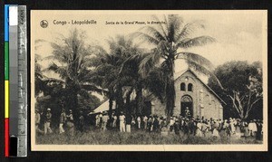 Congregation leaving after Mass, Kinshasa, Congo, ca.1920-1940