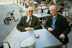 Deputy Secretary General Jørgen Nørgaard Pedersen in conversation with member of FBG (Family Bo